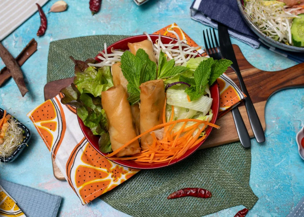 Які продукти краще не їсти, а які є обов’язковими до вживання